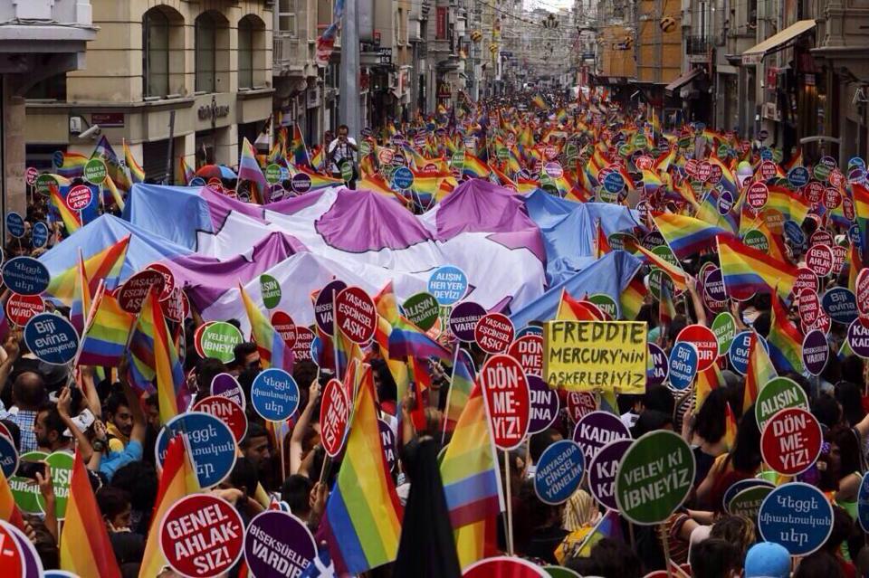 LGBT’nin Geleneksel onur yürüyüşü yapıldı!