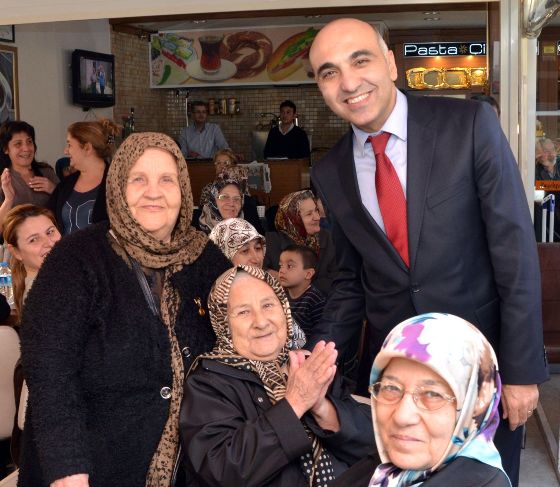 HER GÜN BİR MAHALLEDE İFTAR YEMEĞİ