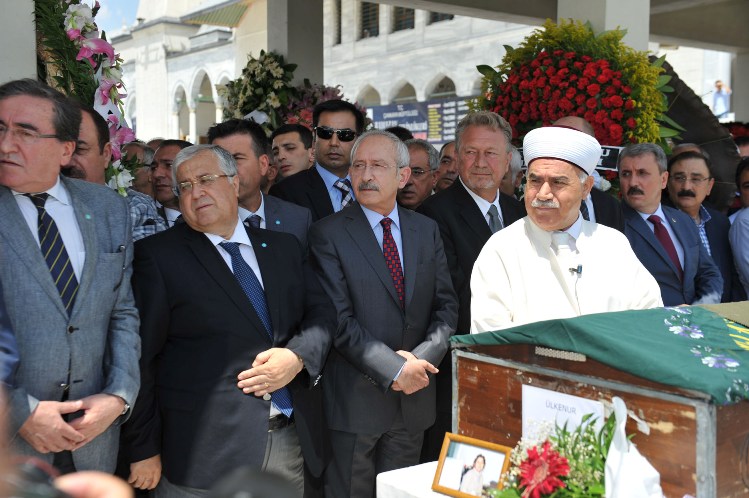 Kılıçdaroğlu, Sezeri Acı gününde yalnız bırakmadı