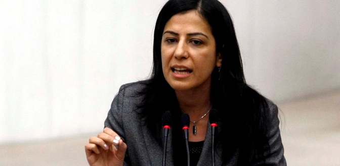 HDP’li Akat, MİT’in IŞİD’e verdiği silahları sordu
