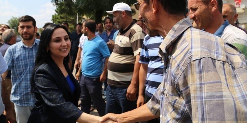 Yüksekdağ, aileleri ve direnen işçileri ziyaret etti