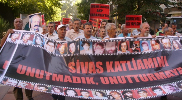 Sivas Valiliğinin yasağına rağmen Alevi &ouml;rg&uuml;tlerinden y&uuml;r&uuml;y&uuml;ş kararı&hellip;