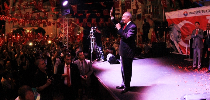 Kılıçdaroğlu Zafer Bayramını Halkala Kutladı