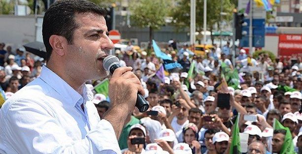 Demirtaş, Artık duvarları aşmıyoruz, yıkıyoruz o duvarları