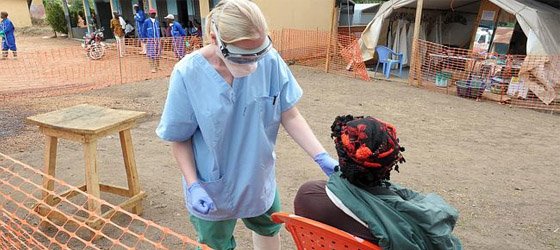 Ebola virüsü çok hızlı yayılıyor