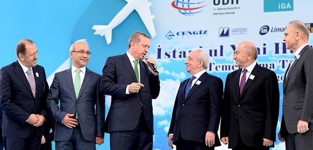 Bakan yıkadı yağladı: “Recep Tayyip Erdoğan Havalimanı”