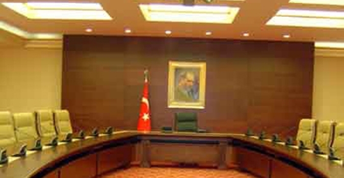 AKP koridorlarında konuşulanlar: 'Bakanlar artık siyasi kişilikler değil, memur’