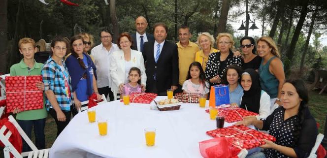 Başarılı çocuklar Maltepe Belediyesi’nce ödüllendirildi