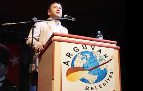 Ağbaba; “Arguvan; Türkü, Sevda, İsyan demektir”
