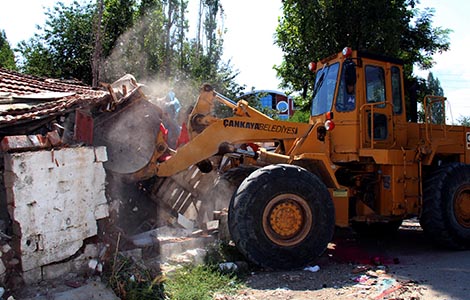 Çankaya’da kaçak yapılar uzlaşı ile yıkılıyor