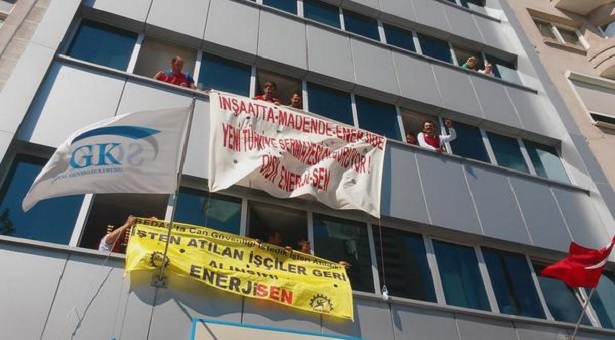 Enerji işçileri SGK’yı işgal etti