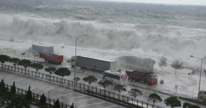 “Doğa, Karadeniz Sahil Yolundan İntikamını Alıyor”