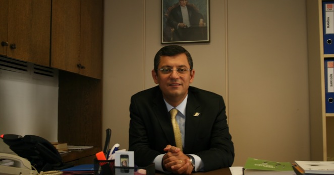 CHP’li Özel: “Yol parası olmadığı için mahkûmlar ölüyor”