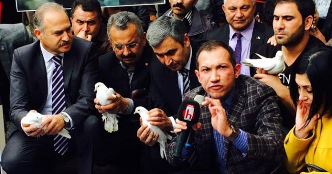 CHP Gençliğinden Cumartesi Annelerine destek