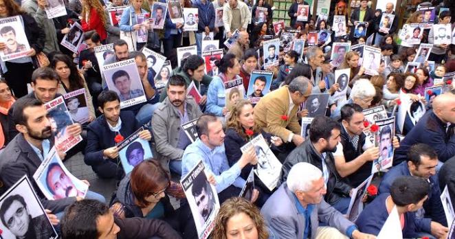 CHP Gençleri Cumartesi Anneleri ile buluştu