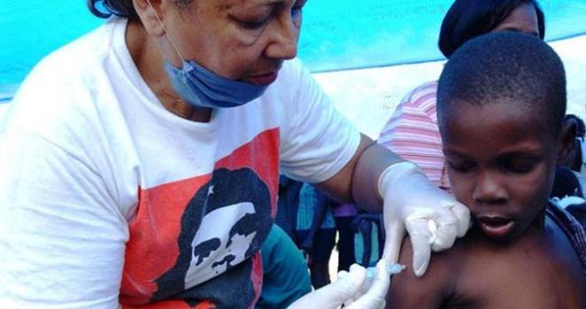 CNN: Küba’nın Ebola ile mücadelesi ‘çıkar amaçlı’
