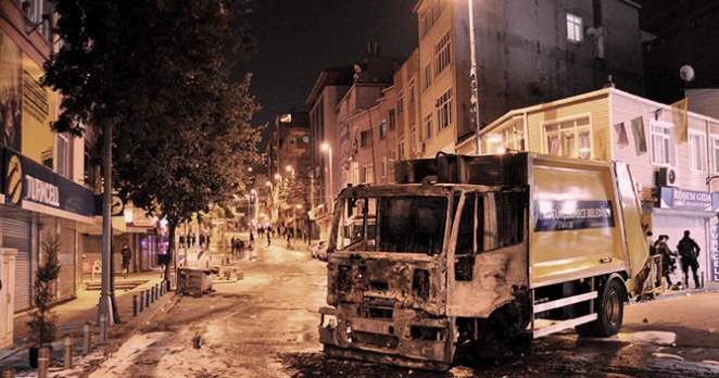 Küçükçekmece’de molotoflu gece