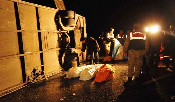Erdoğan’ı koruyan polisler kaza yaptı: 6 ölü, 30 yaralı