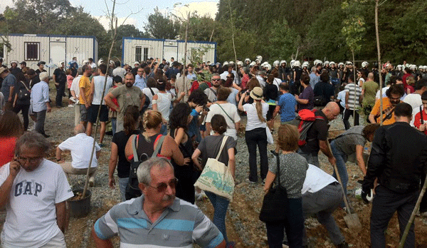 Validebağ Korusu i&ccedil;in mahkeme y&uuml;r&uuml;tmeyi durdurma kararı verdi