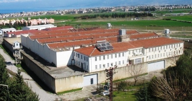 Cezaevinde çocuklara işkence
