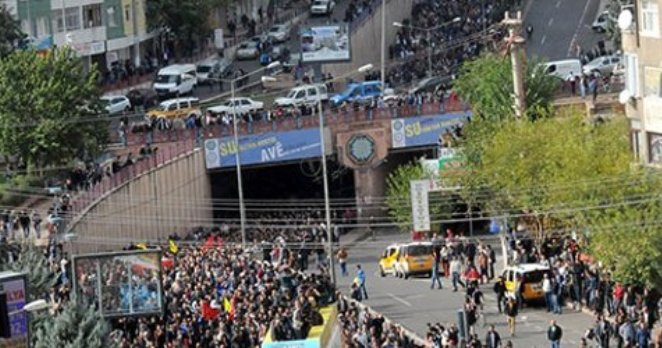 Diyarbakır’da Kobani’ye destek eylemi