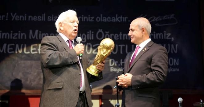 Gerhard Rehberg’den Akküne Sürpriz