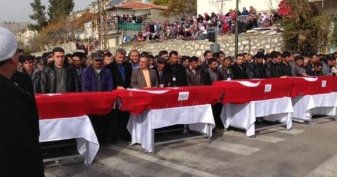 “CHP Ermenek madencilerinin cenazelerindeydi”