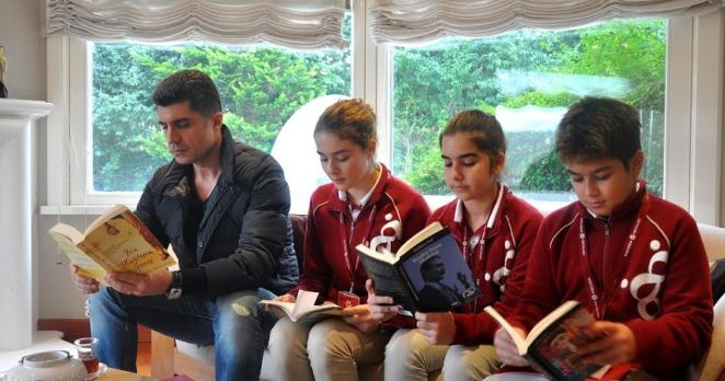 “Ailemle okuYORUM” Projesine Sanatçı desteği