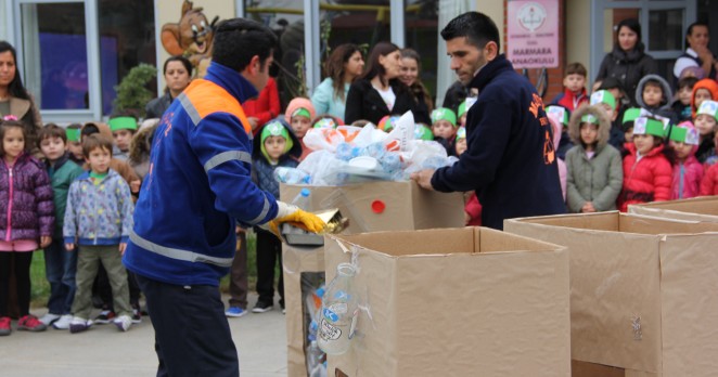 Minik öğrenciler geri dönüşümü öğrendi