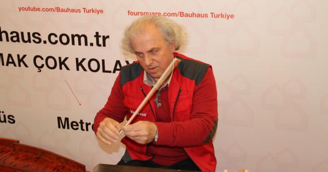 Gönül gözüyle muhteşem ahşap eserler üretiyor