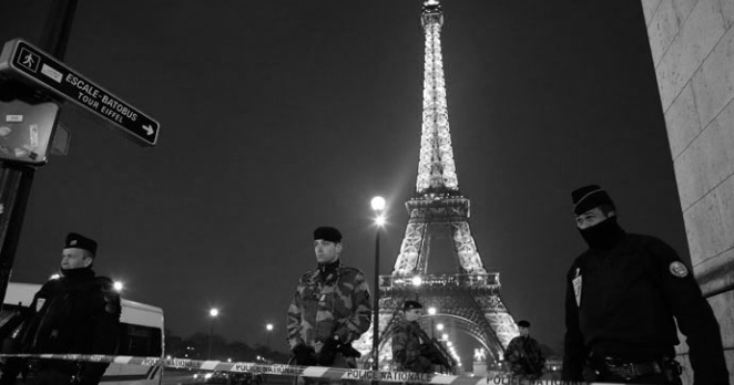 Fransa’da darbe iddiası: Eyfel kulesi ve çevresi boşaltıldı!