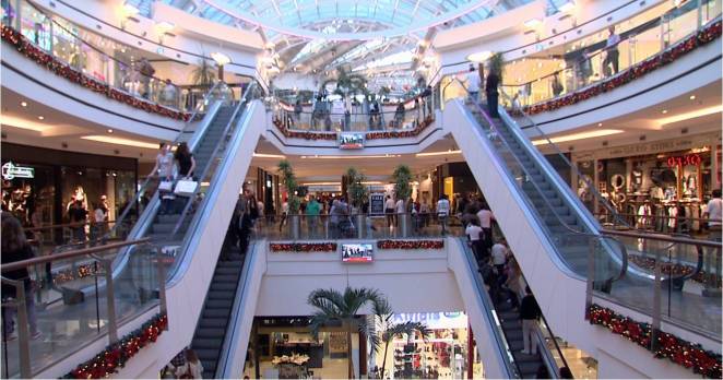 Kriz AVM&rsquo;leri de vurdu: D&ouml;rt bin d&uuml;kkan boş kaldı