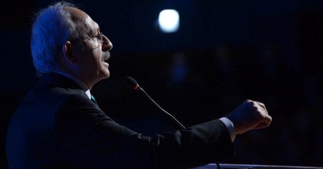 Kılıçdaroğlu’ndan Hollande’e geçmiş olsun mesajı