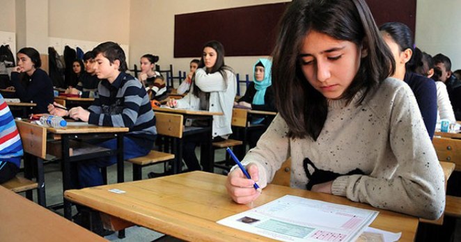 T&uuml;rkiye y&uuml;zyılında eğitim fiyaskosu! Her 4 lise &ouml;ğrencisinden 1&rsquo;i a&ccedil;ık liseye ge&ccedil;ti