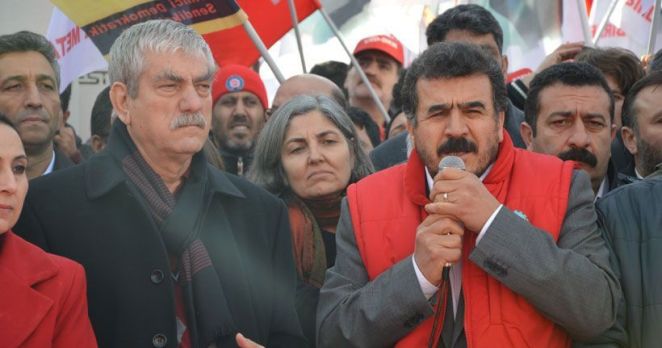 AKP grevden korktu