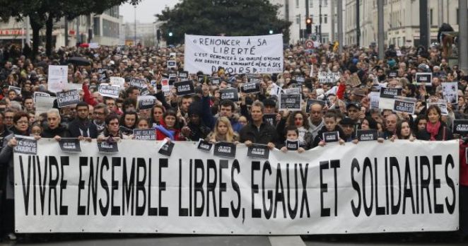 1 Milyon Paris’li Cumhuriyet meydanında toplanıyor