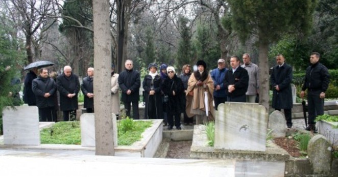 Aydın Güven Gürkan, Mezarı başında anılacak