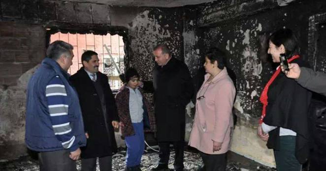 Gürsel Tekin’den evi yanan Küçük Ege’ye sürpriz
