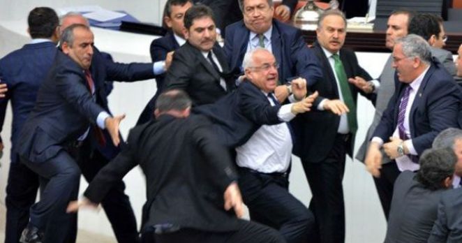 AKP’lilerin saldırısına uğrayan vekil: Öldürme kastı var!