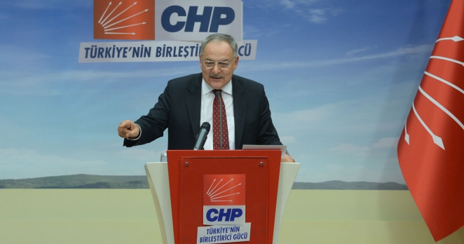Koç: ‘Başbakana, bakana fırça atıyor’