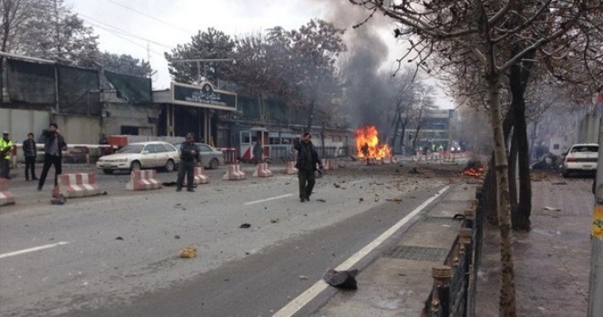 Afganistan'da otob&uuml;se saldırı: 32 &ouml;l&uuml;