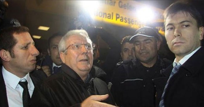 GFB’liler Aziz Yıldırım’ı ‘diktatör’ diye karşıladı