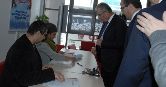 Deniz Baykal aday adaylığı başvurusunu yaptı