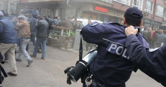 Amirden gaz sıkmayan polise: ‘Sık la sık!’