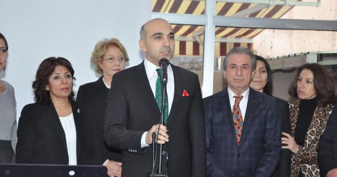 Kadının alnı açık, gönlü yücedir