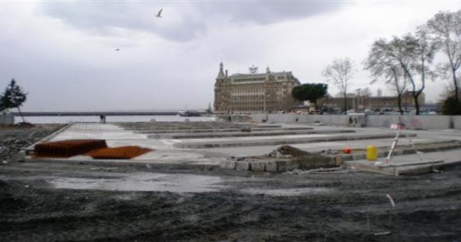 Bakanlık Kadıköy sahiline camide ısrarlı