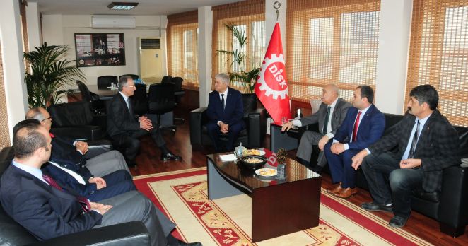 Murat Karayalçın DİSK’i ziyaret etti