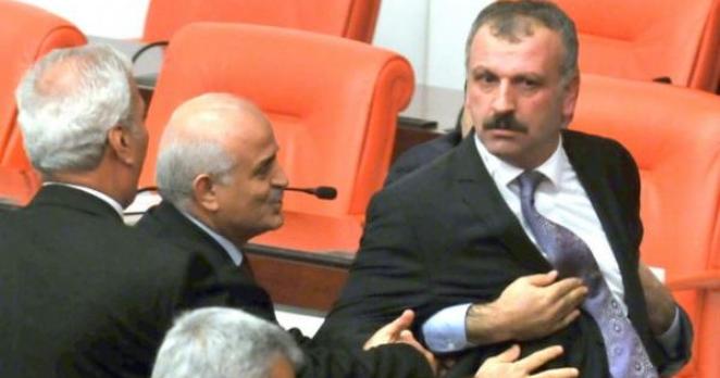 Meclis’in kavgacısı AKP’li Saral konuştu: Tokmağı salladım