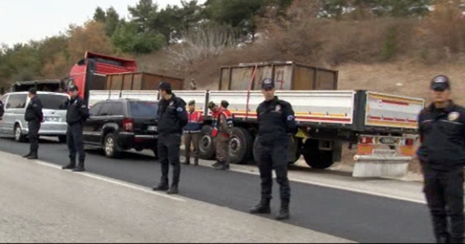 TIR’lara eskortluk eden araç El Kaide’nin çıktı!