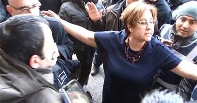 Başkan Pektaş, Polisi Belediyeden içeri sokmadı
